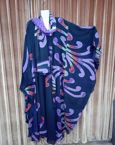 ​Close-up View of Printed Abaya Fabric Design (Pre-loved) — NoboDokan